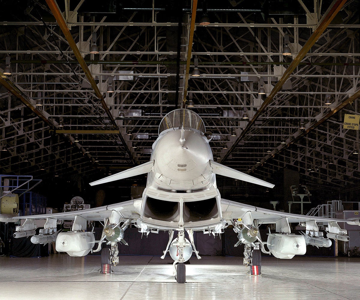 GORE-FLIGHT® 防衛航空機用マイクロウェーブアセンブリ | 日本ゴア